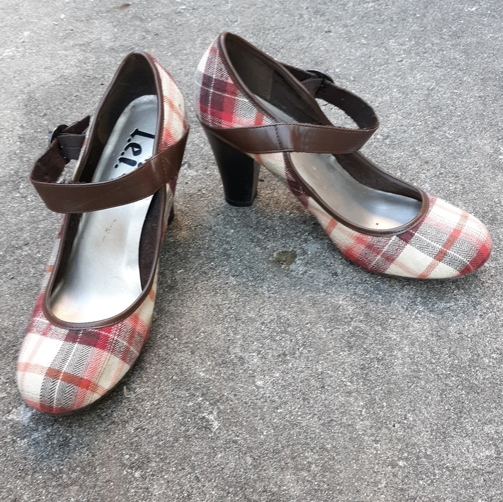 L.e.i. plaid mary jane heels